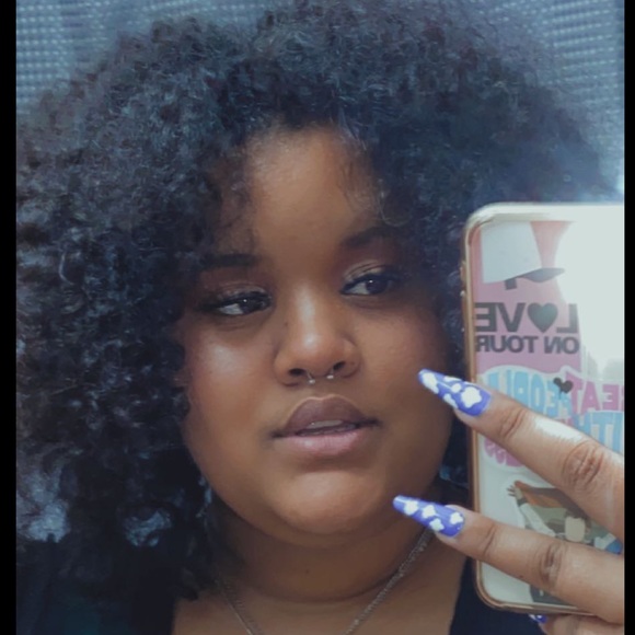 Meet your Posher, Chiarra - Picture 1 of 1